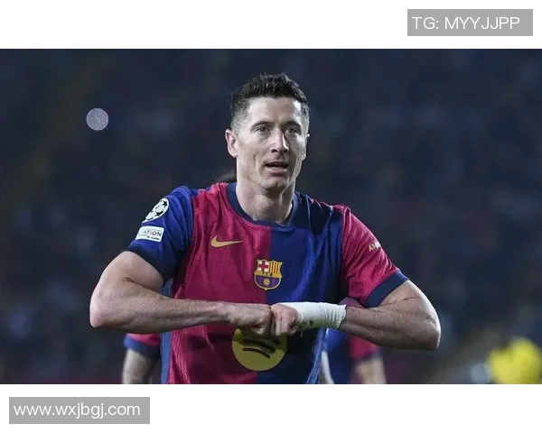 全球足球巨星排名揭晓:从历史到现役,谁才是最强球员之王